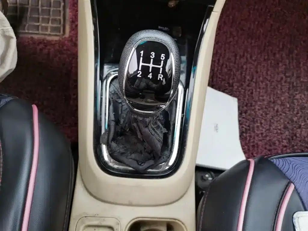 Chery E3 2015 1.5L Manual Fashion Edition — миниатюра 21