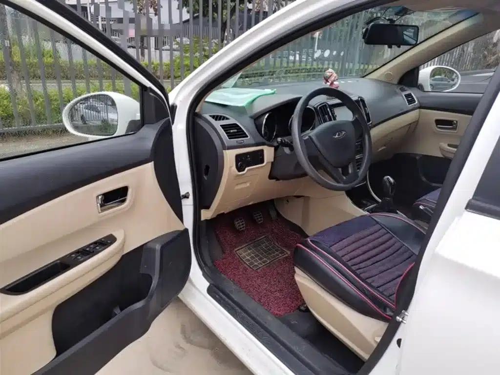 Chery E3 2015 1.5L Manual Fashion Edition — миниатюра 23