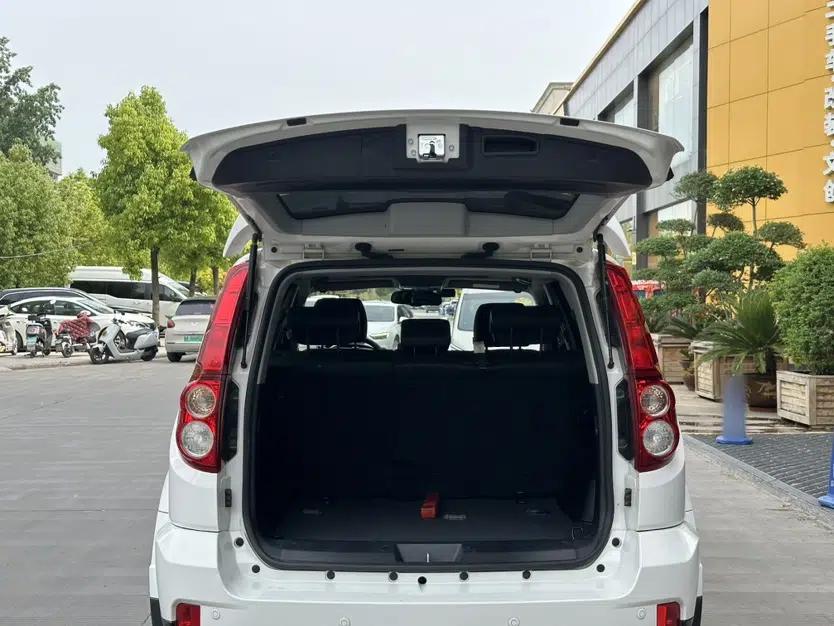 Haval H5 Classic 2016 Classic Edition 2.0T Manual 4x4 Prestige Model — миниатюра 19