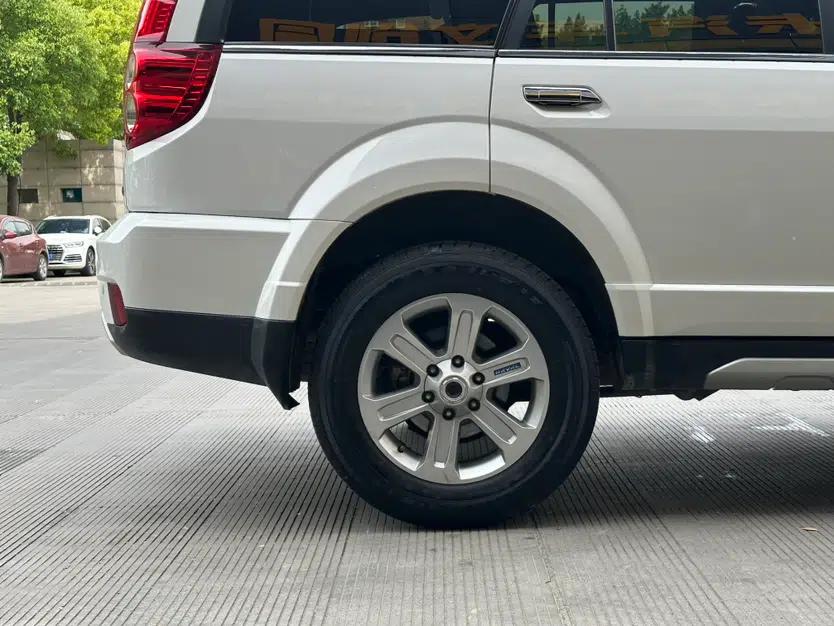 Haval H5 Classic 2016 Classic Edition 2.0T Manual 4x4 Prestige Model — миниатюра 3
