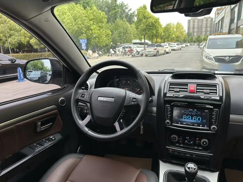 Haval H5 Classic 2016 Classic Edition 2.0T Manual 4x4 Prestige Model — миниатюра 21