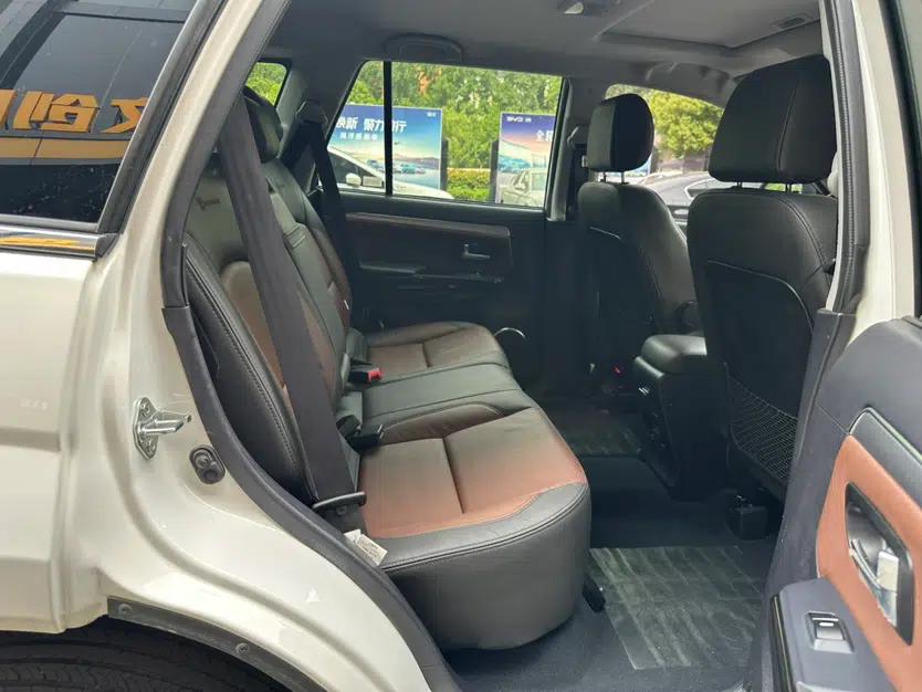 Haval H5 Classic 2016 Classic Edition 2.0T Manual 4x4 Prestige Model — миниатюра 24
