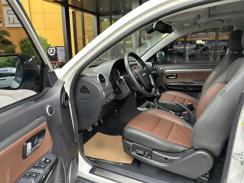 Haval H5 Classic 2016 Classic Edition 2.0T Manual 4x4 Prestige Model — миниатюра 27