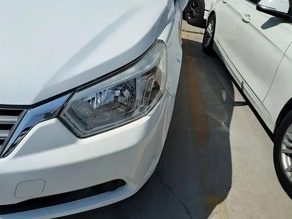 Venucia R50 2014 1.6L Automatic Premium Edition — миниатюра 24