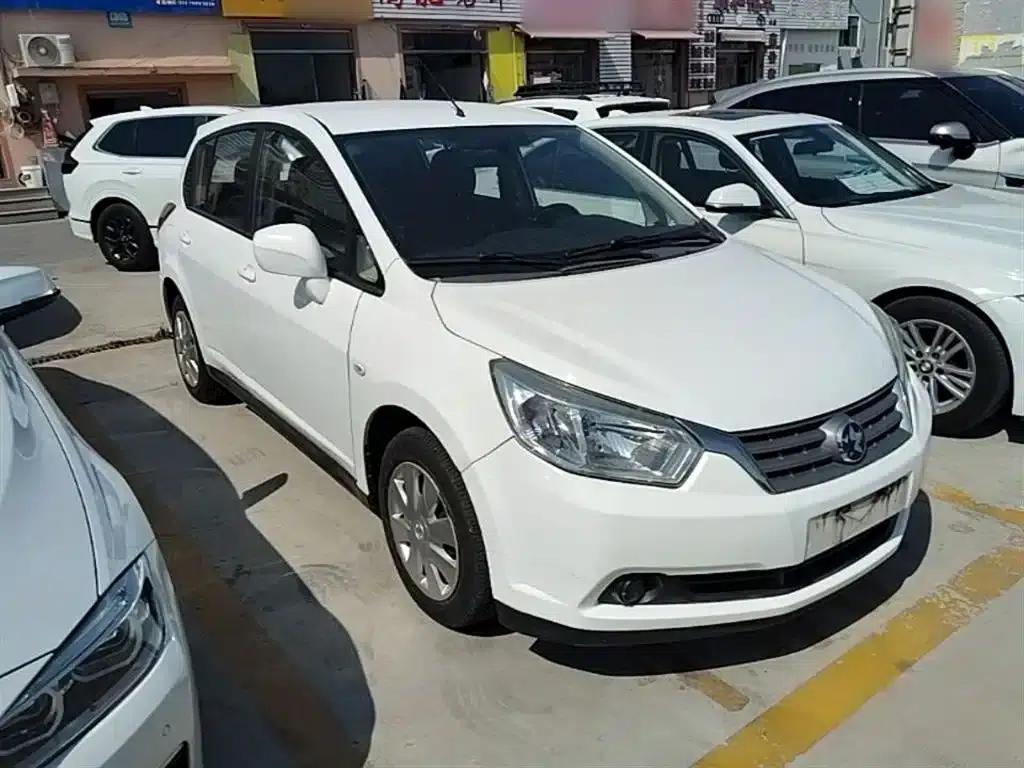 Venucia R50 2014 1.6L Automatic Premium Edition — миниатюра 4