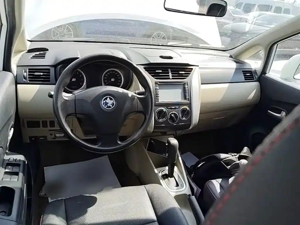 Venucia R50 2014 1.6L Automatic Premium Edition — миниатюра 10