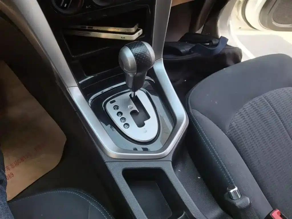 Venucia T70 2016 2.0L CVT Smart Edition — миниатюра 14