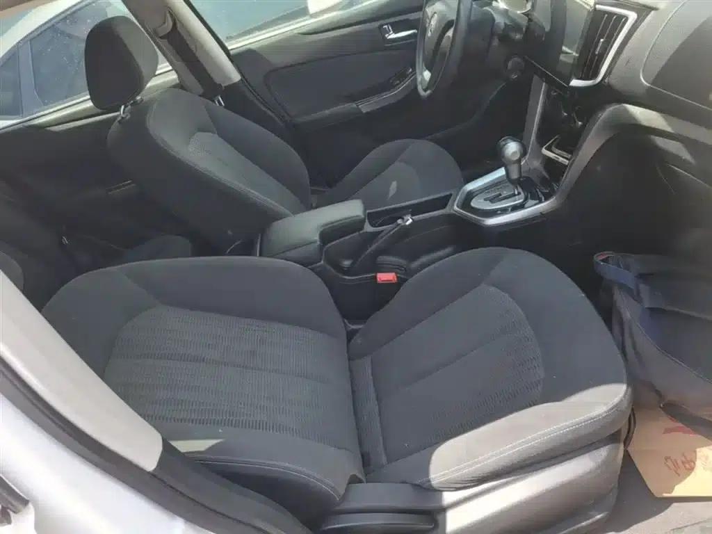 Venucia T70 2016 2.0L CVT Smart Edition — миниатюра 25