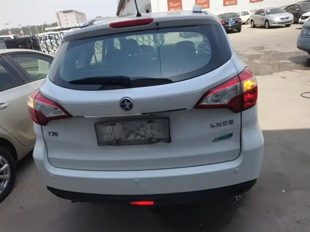 Venucia T70 2016 2.0L CVT Smart Edition — миниатюра 6