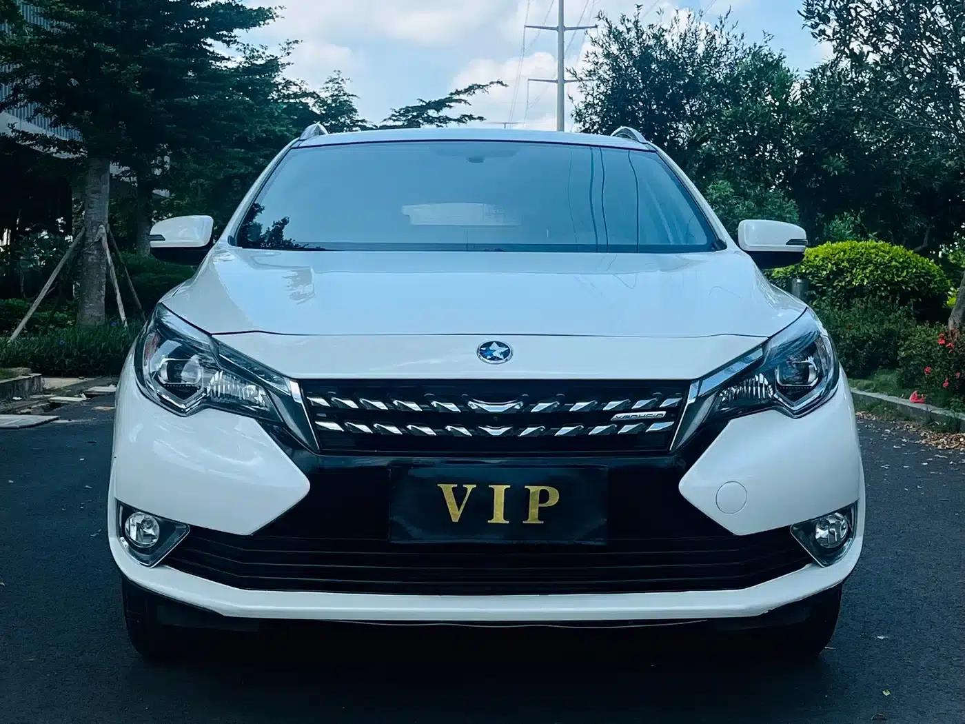 Venucia T90 2017 2.0L CVT Premium Edition — миниатюра 2