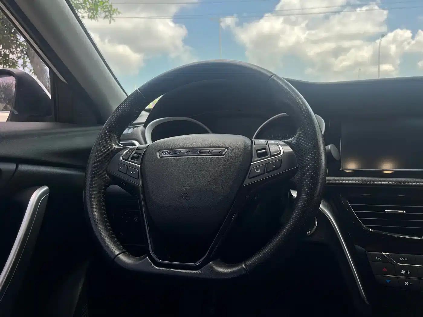 Venucia T90 2017 2.0L CVT Premium Edition — миниатюра 18