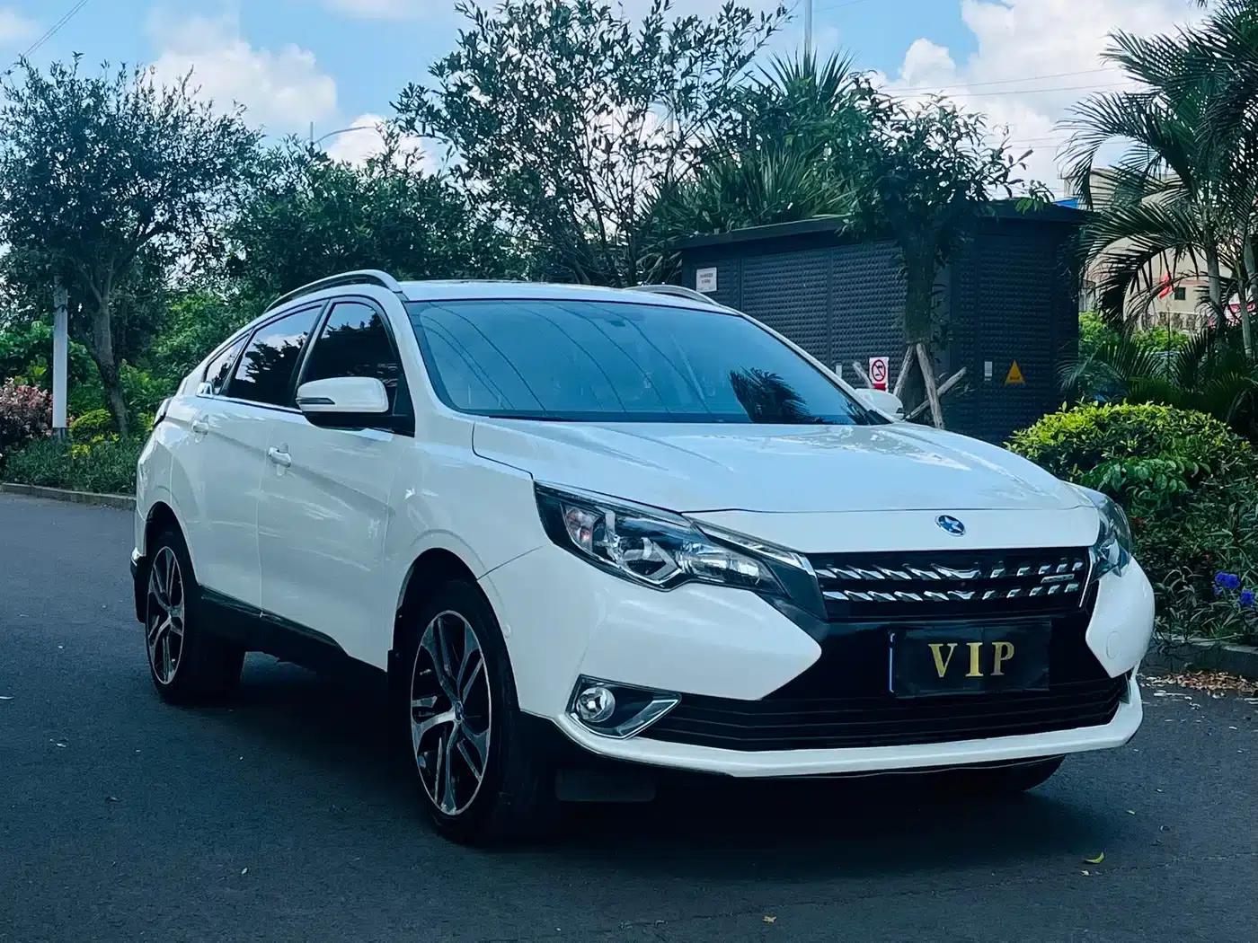 Venucia T90 2017 2.0L CVT Premium Edition — миниатюра 3