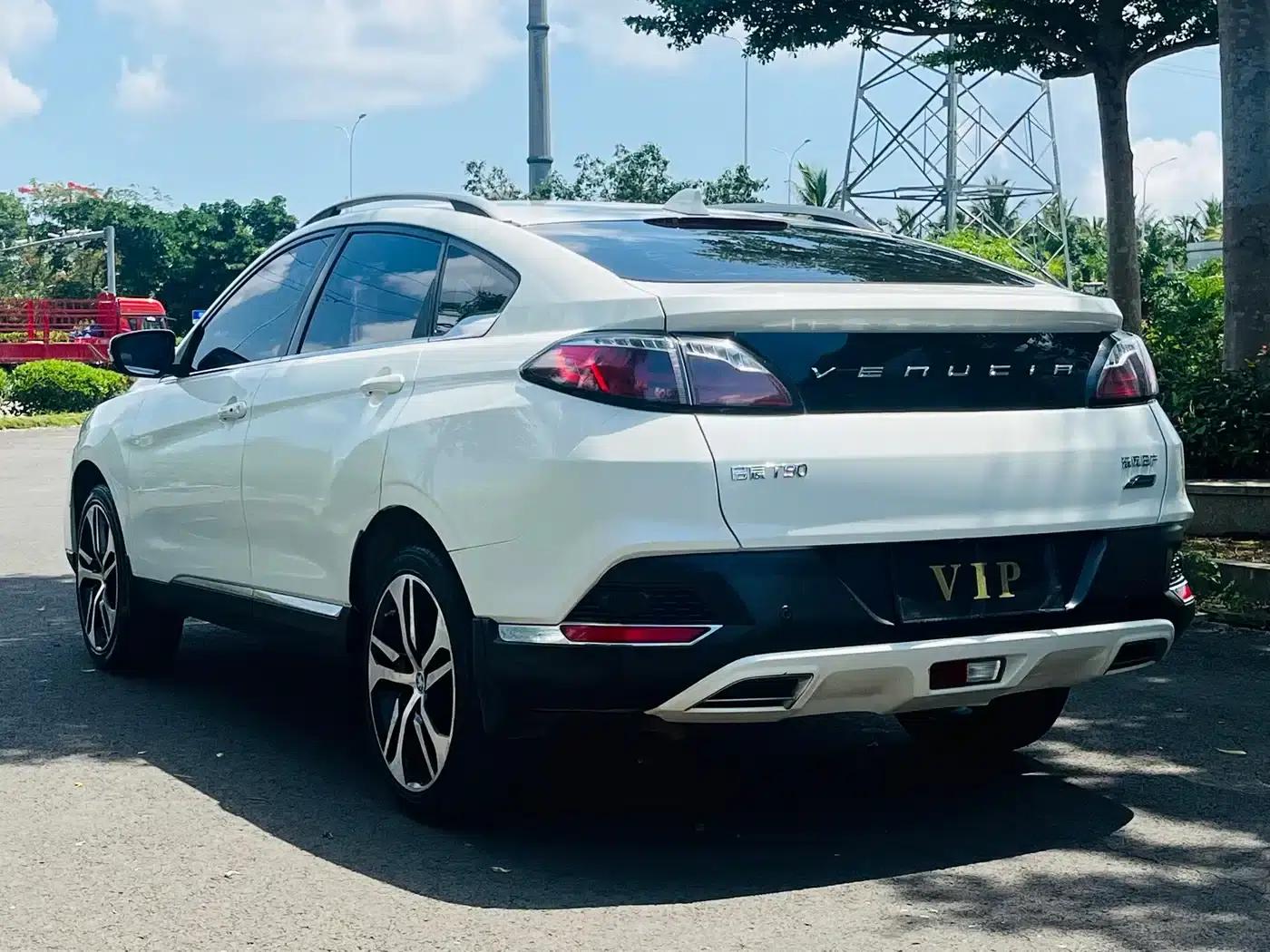 Venucia T90 2017 2.0L CVT Premium Edition — миниатюра 6