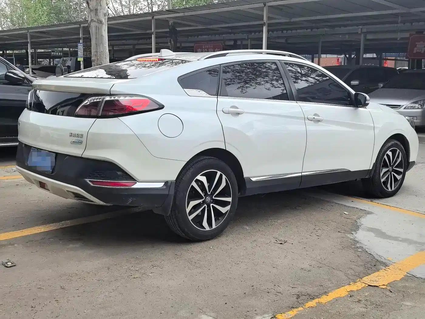 Venucia T90 2017 2.0L CVT Smart Edition — миниатюра 12