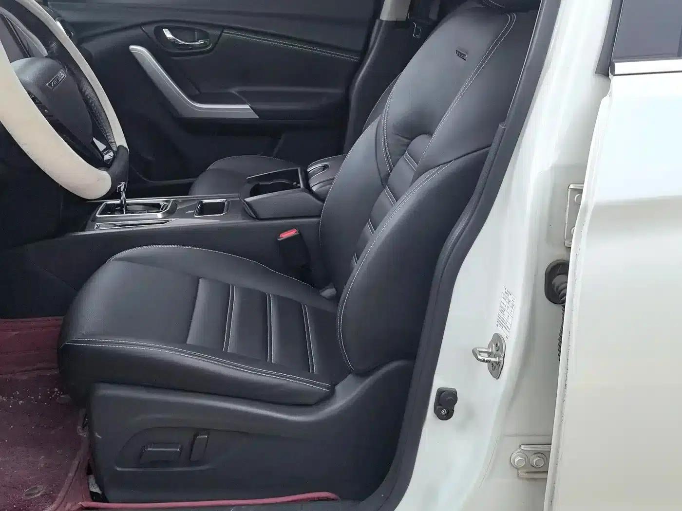 Venucia T90 2017 2.0L CVT Smart Edition — миниатюра 5