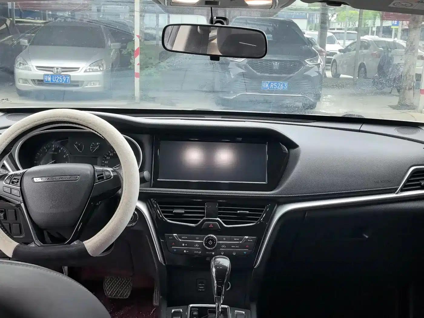 Venucia T90 2017 2.0L CVT Smart Edition — миниатюра 8