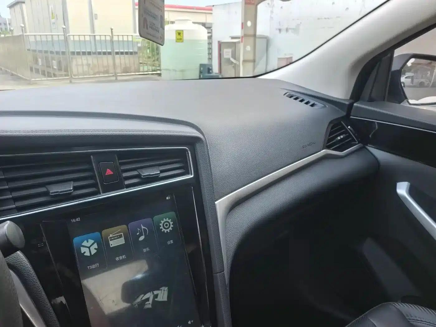 Venucia D60EV 2020 Standard Range Smart Edition — миниатюра 11