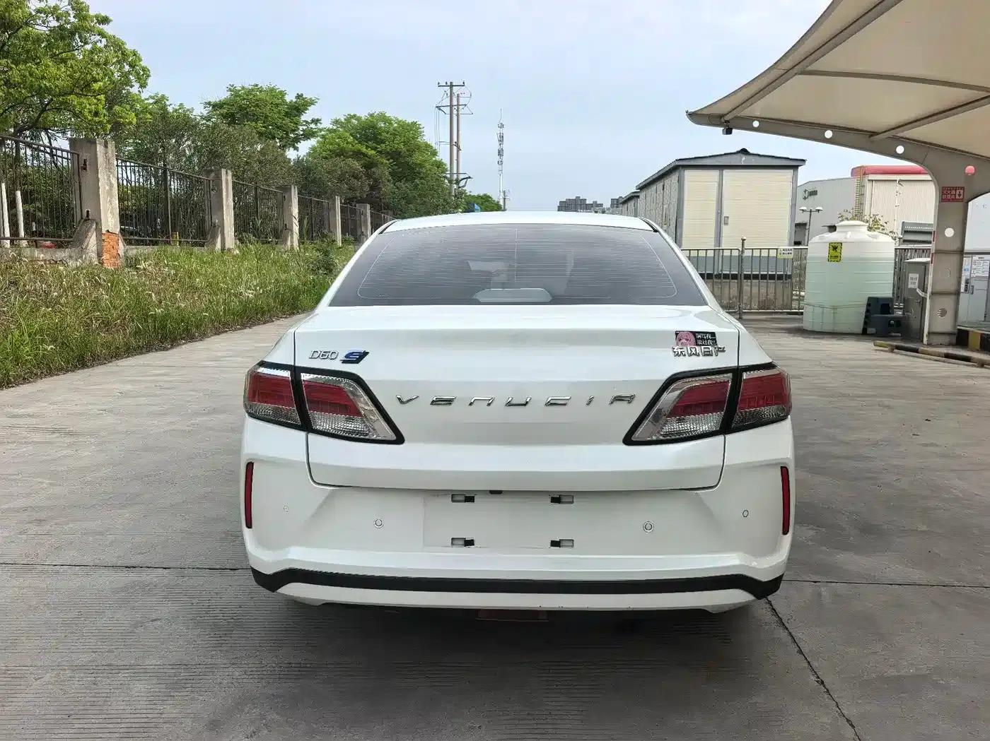 Venucia D60EV 2020 Standard Range Smart Edition — миниатюра 6