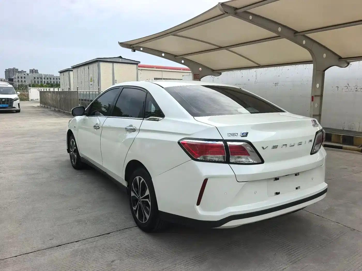 Venucia D60EV 2020 Standard Range Smart Edition — миниатюра 7