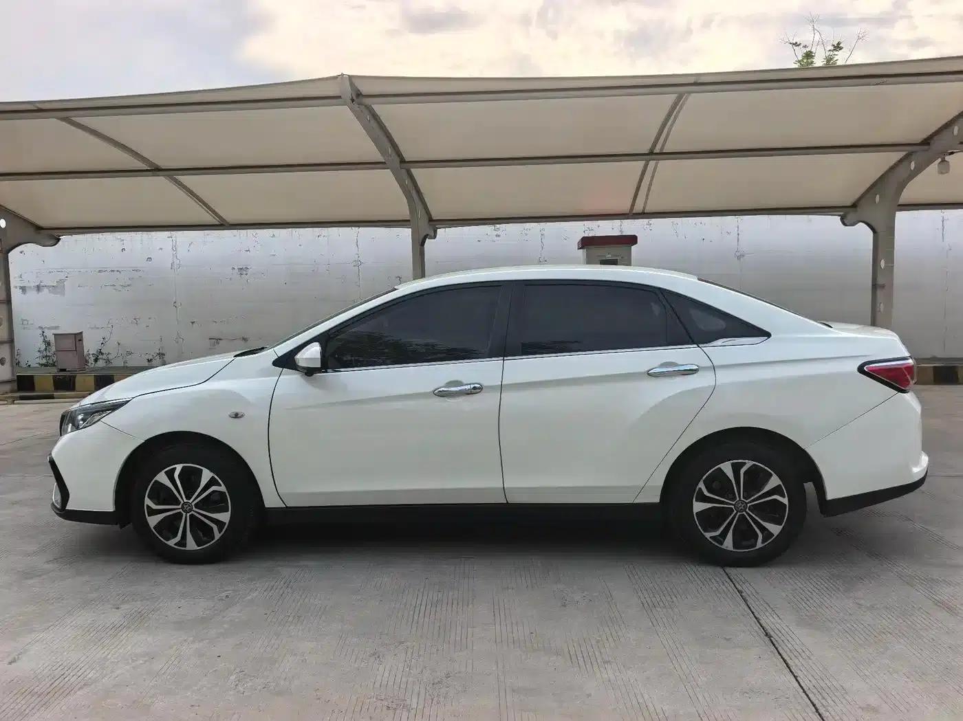 Venucia D60EV 2020 Standard Range Smart Edition — миниатюра 8
