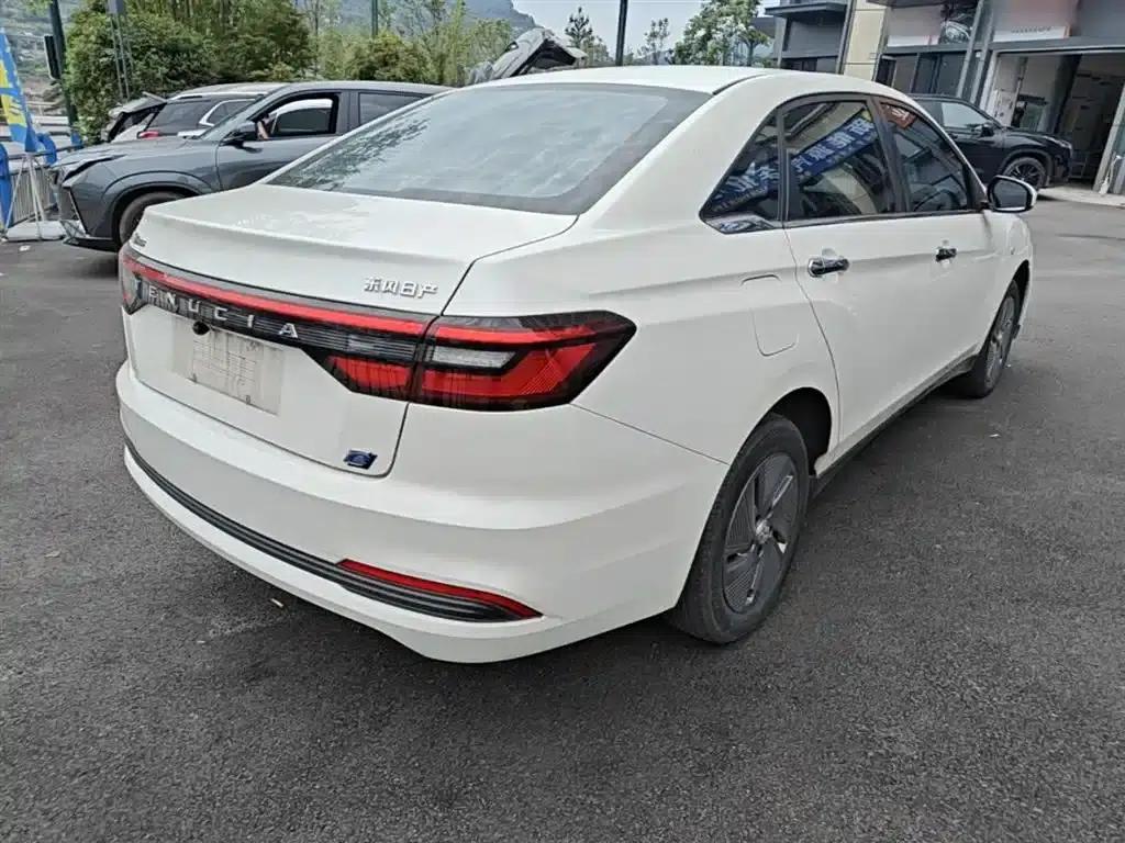 Venucia D60EV 2023 PLUS Comfort Edition SI — миниатюра 7