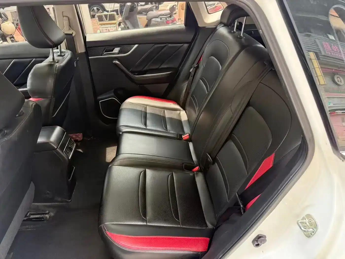 Venucia T60 2018 1.6L Manual Smart Edition (National V Emission Standard) — миниатюра 4