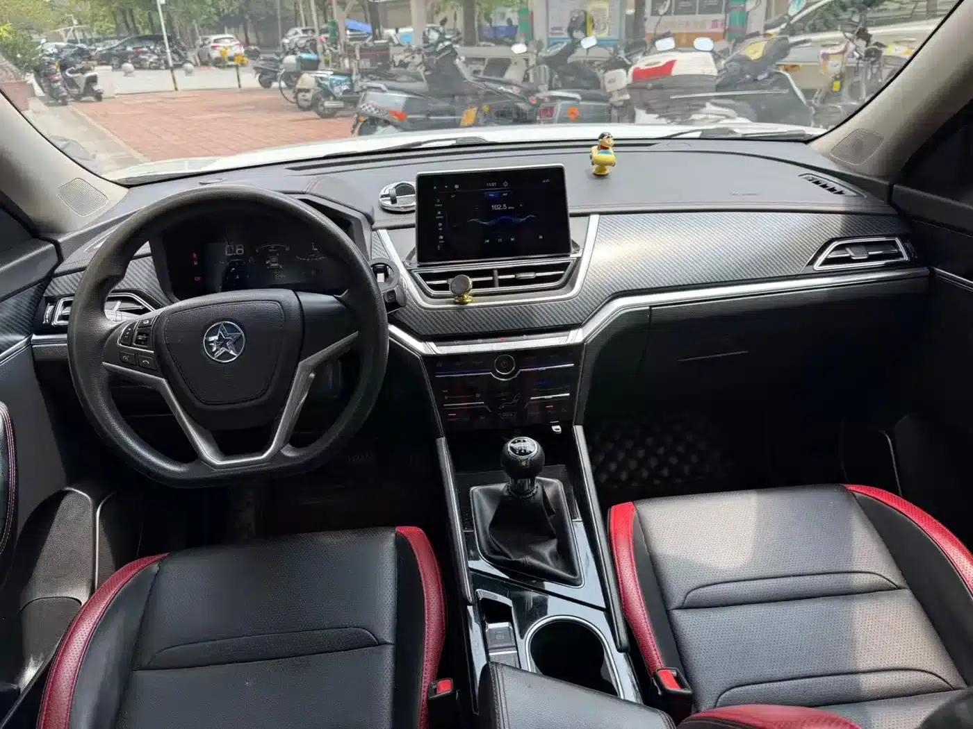 Venucia T60 2018 1.6L Manual Smart Edition (National V Emission Standard) — миниатюра 7