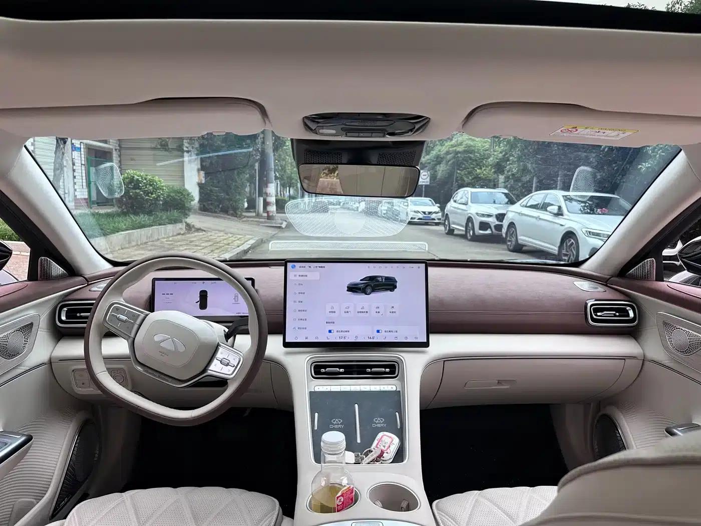 Fengyun A9L 2025 Model 260km Extended Range Luxury Edition — миниатюра 6