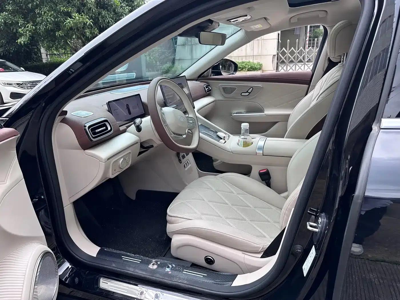 Fengyun A9L 2025 Model 260km Extended Range Luxury Edition — миниатюра 8