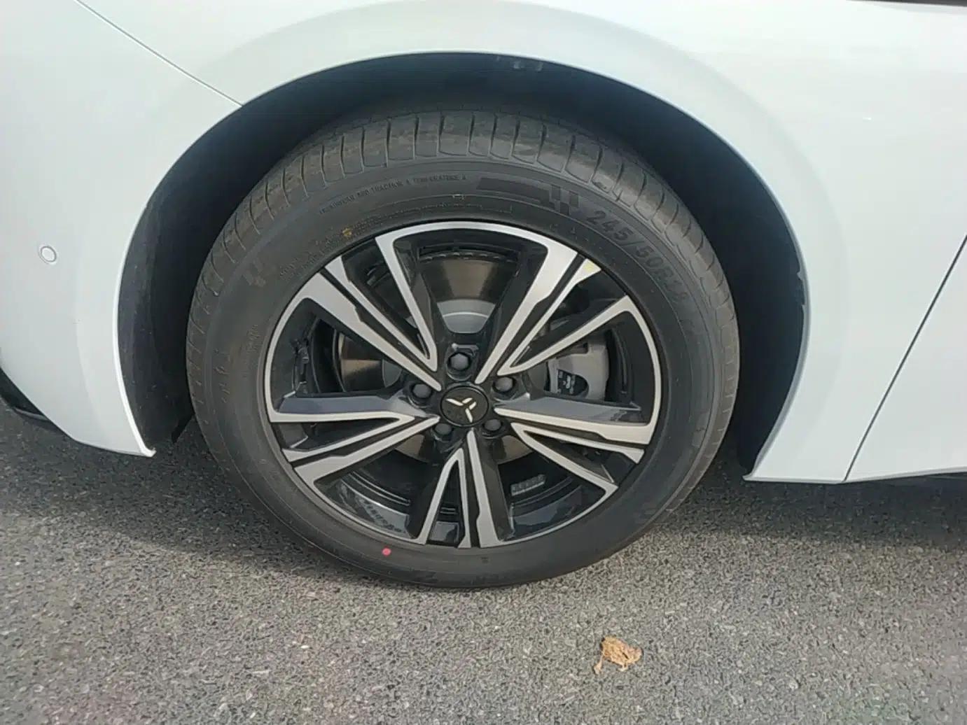 Hongqi EH7 2025 600 Smart Selection Edition — миниатюра 9