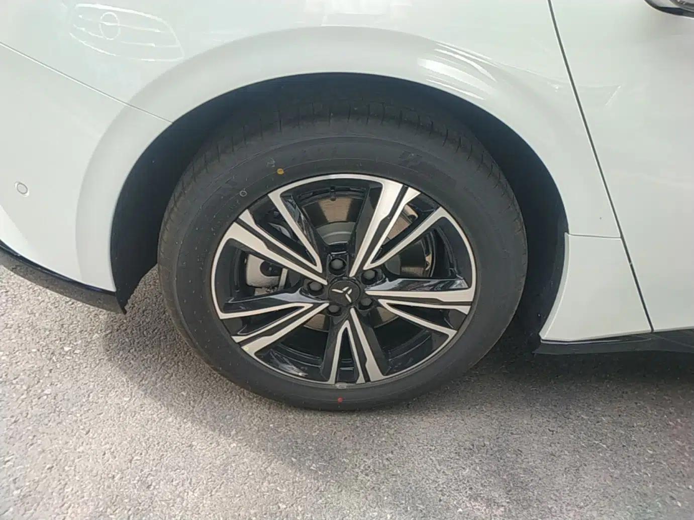 Hongqi EH7 2025 600 Smart Selection Edition — миниатюра 10