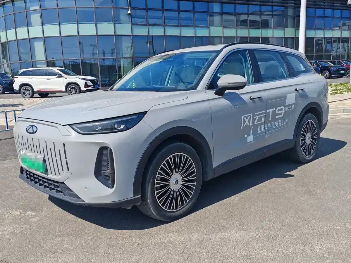 Fengyun T9 2024 Model 120 Long Range Flagship 7-Seater Ternary Lithium — миниатюра 1