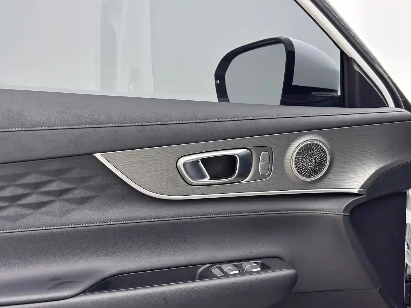 Fengyun T8 2025 1.5T 130km Comfort Edition 5-seater — миниатюра 13