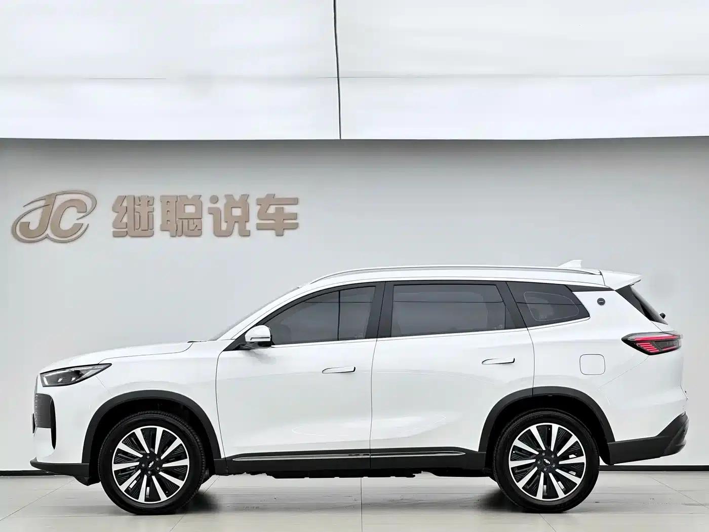 Fengyun T8 2025 1.5T 130km Comfort Edition 5-seater — миниатюра 3