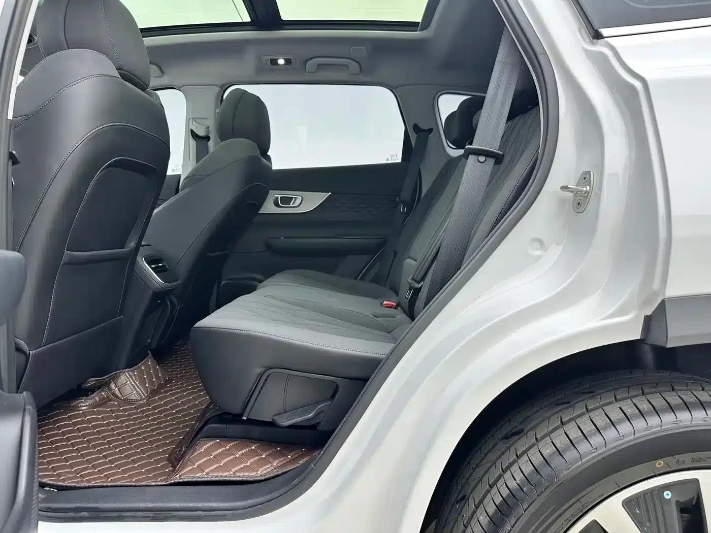 Fengyun T8 2025 1.5T 130km Comfort Edition 5-seater — миниатюра 9