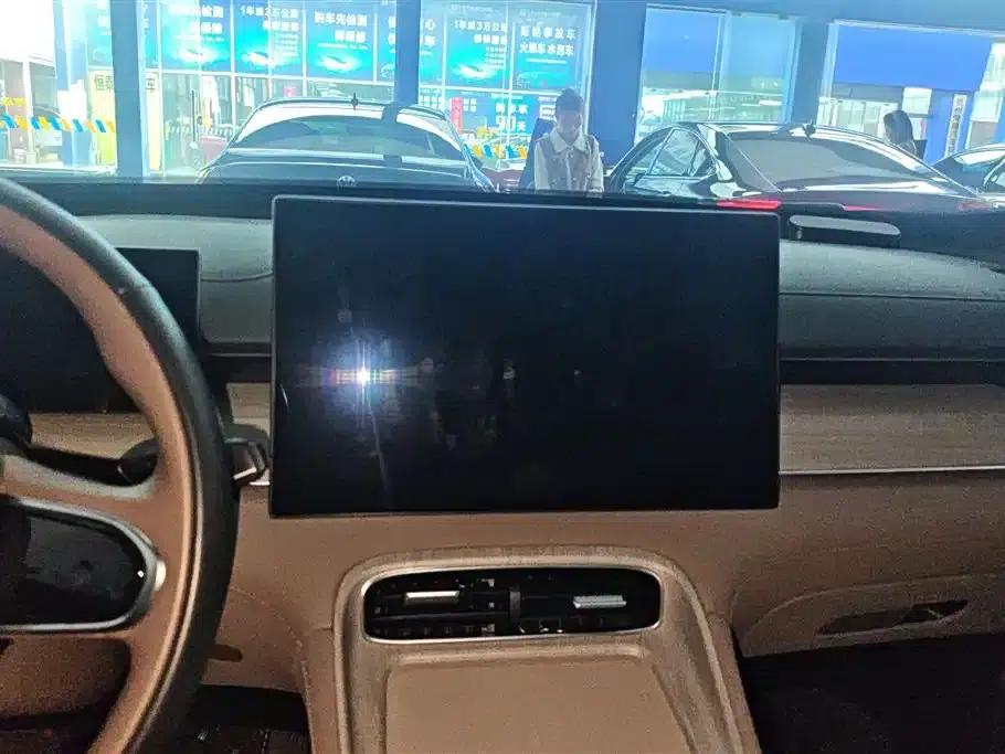 Fengyun T8 2025 1.5T 130km Premium Edition 5-seater — миниатюра 13