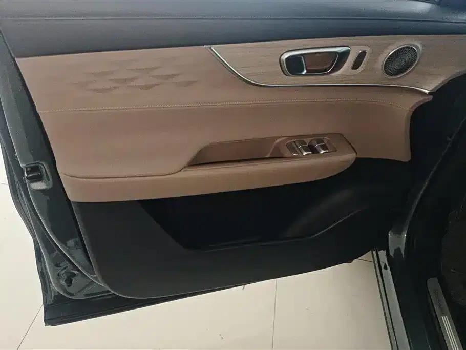 Fengyun T8 2025 1.5T 130km Premium Edition 5-seater — миниатюра 7