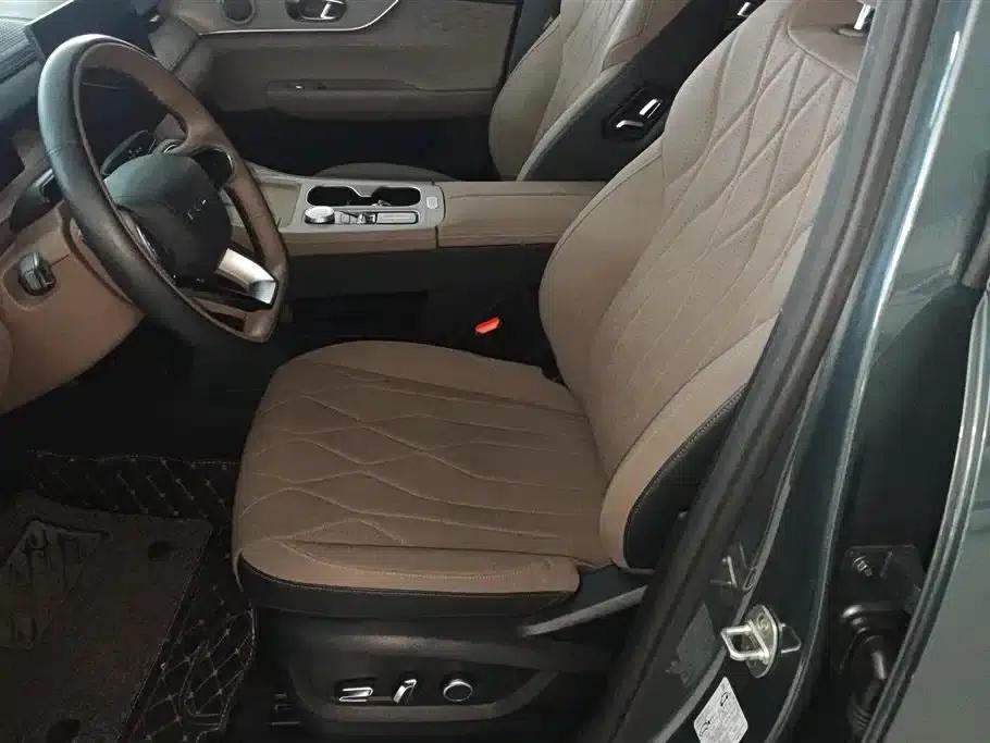 Fengyun T8 2025 1.5T 130km Premium Edition 5-seater — миниатюра 9