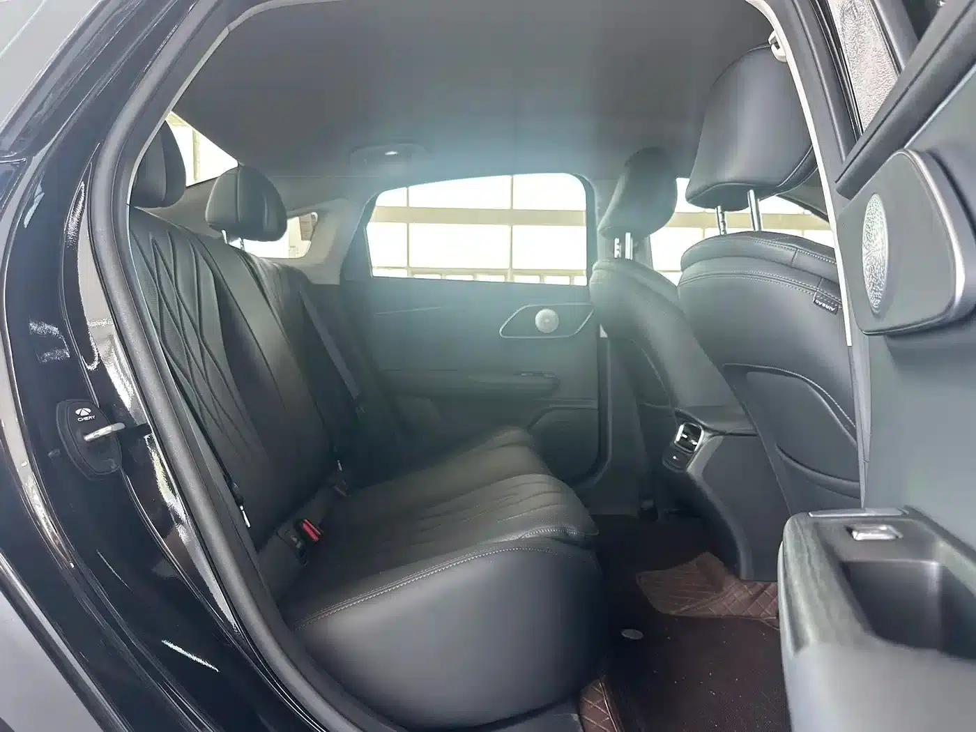 Fengyun A8L 2025 1.5TGDI 145km Standard Edition — миниатюра 11