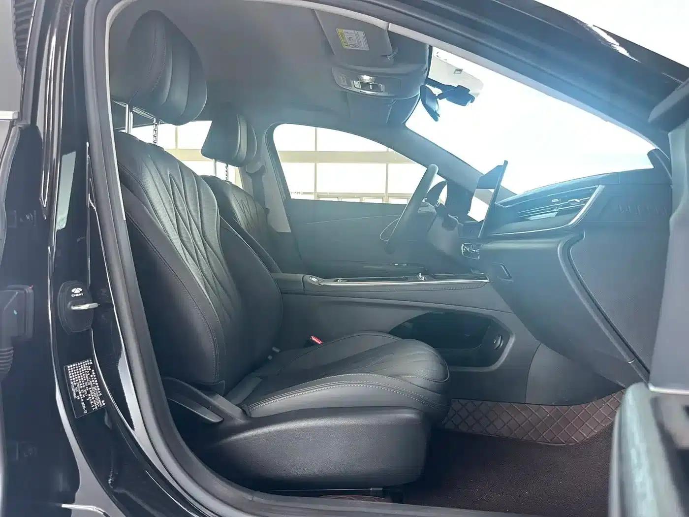Fengyun A8L 2025 1.5TGDI 145km Standard Edition — миниатюра 12