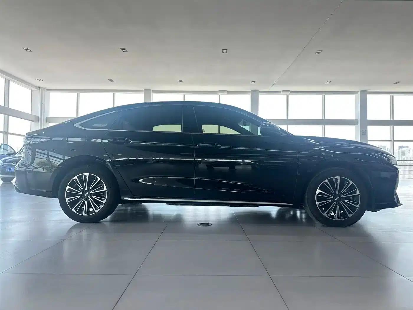Fengyun A8L 2025 1.5TGDI 145km Standard Edition — миниатюра 4