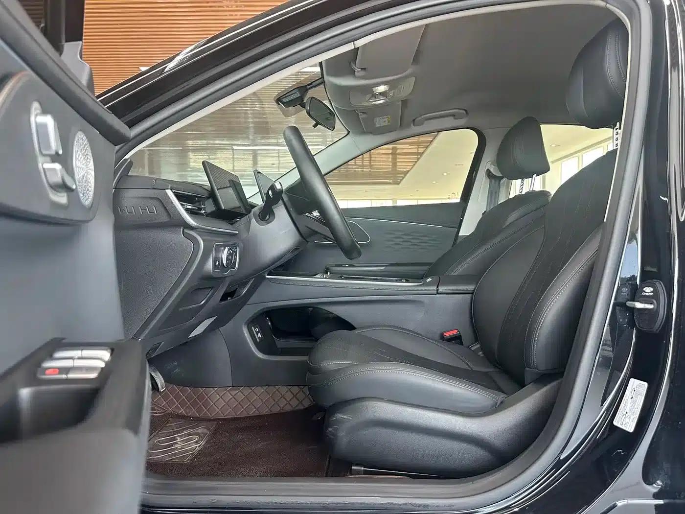 Fengyun A8L 2025 1.5TGDI 145km Standard Edition — миниатюра 9