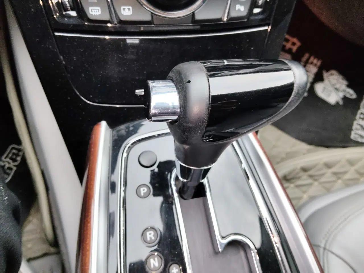Hongqi H7 2013 2.0T Luxury Model — миниатюра 15