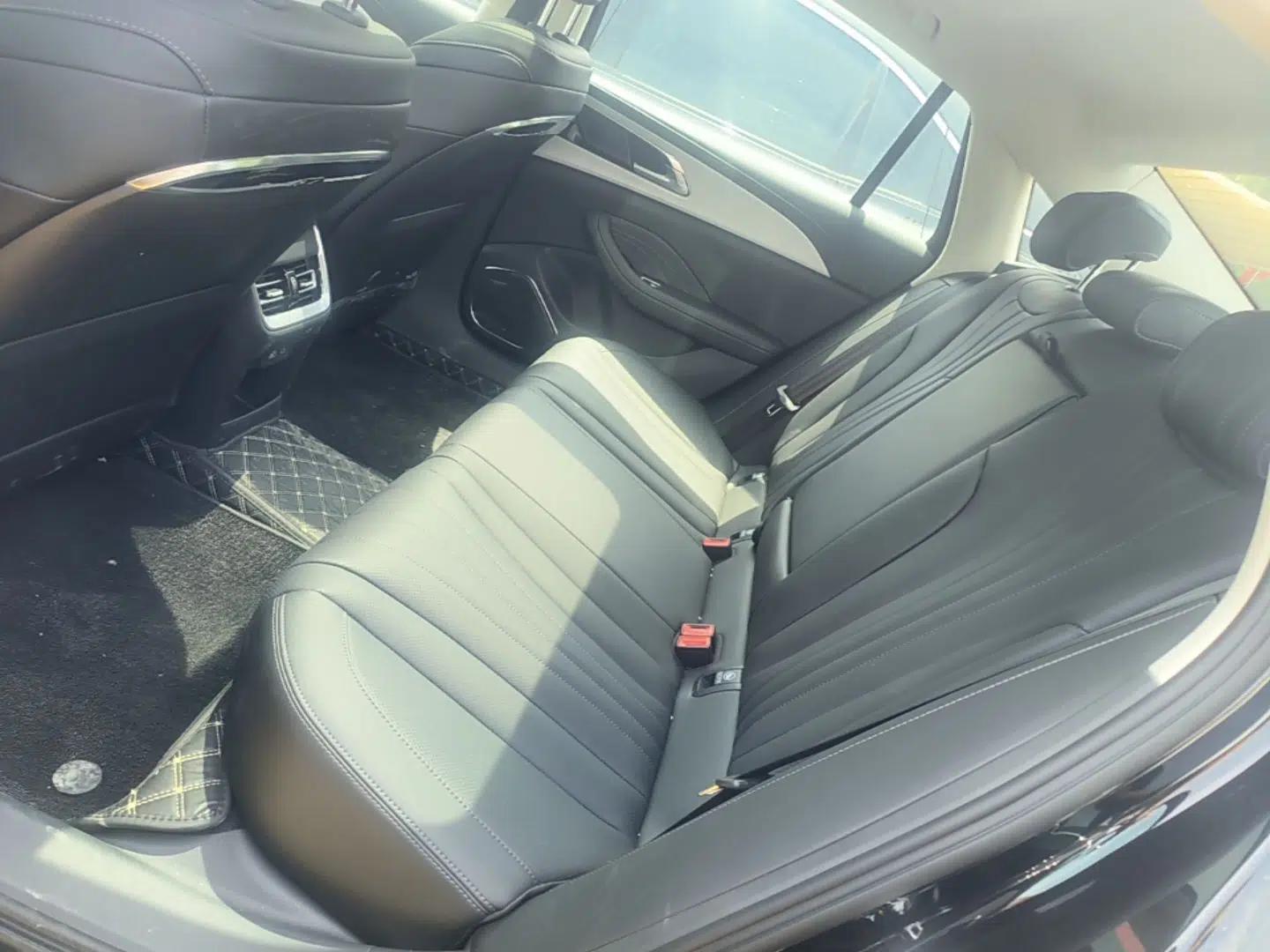 Hongqi H5 PHEV 2025 130 Super Hybrid Version — миниатюра 20