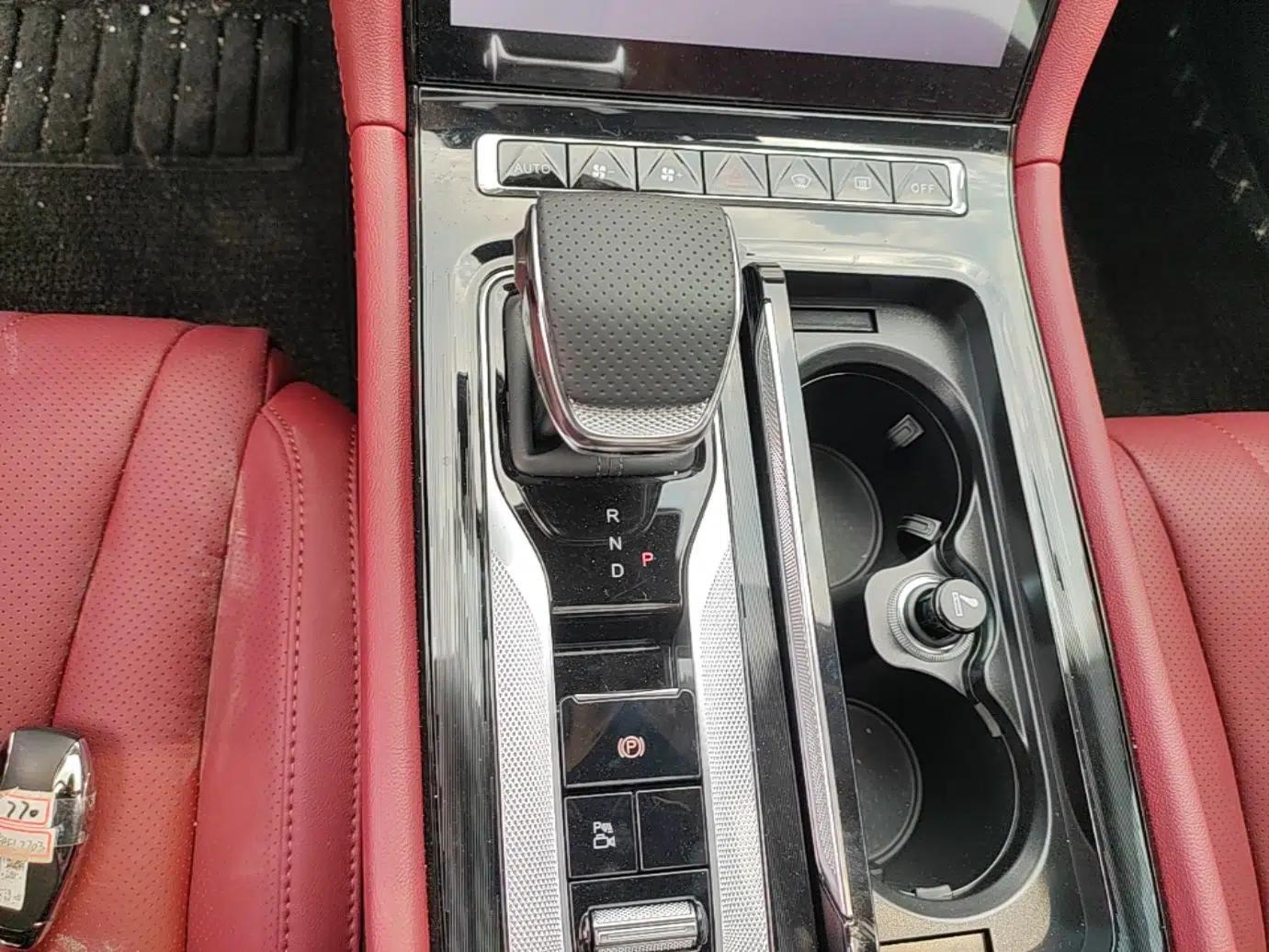 Hongqi H5 PHEV 2025 130 Super Hybrid Version — миниатюра 17