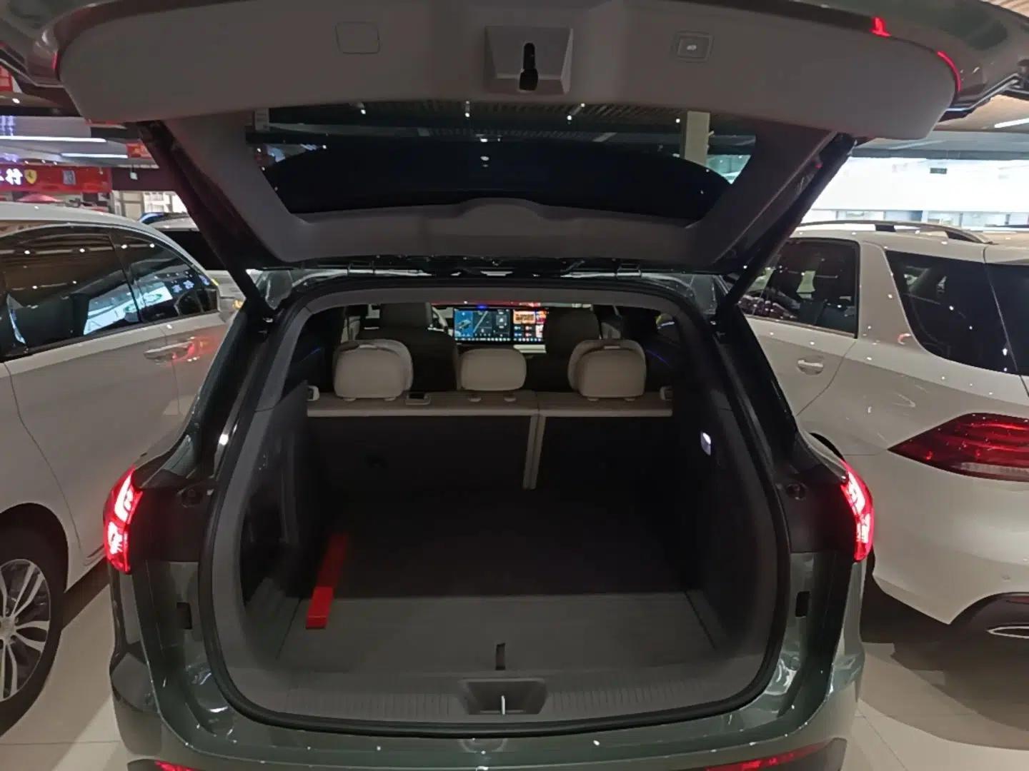 Hongqi HS6 PHEV 2026 240 Smart Hybrid Version — миниатюра 18