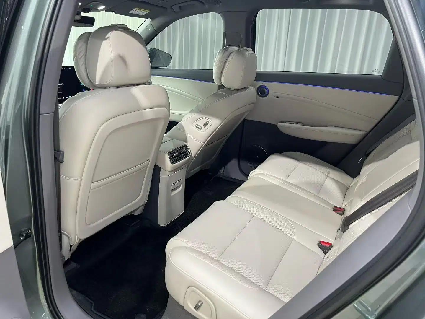 Hongqi HS6 PHEV 2026 240 Smart Hybrid Version — миниатюра 19