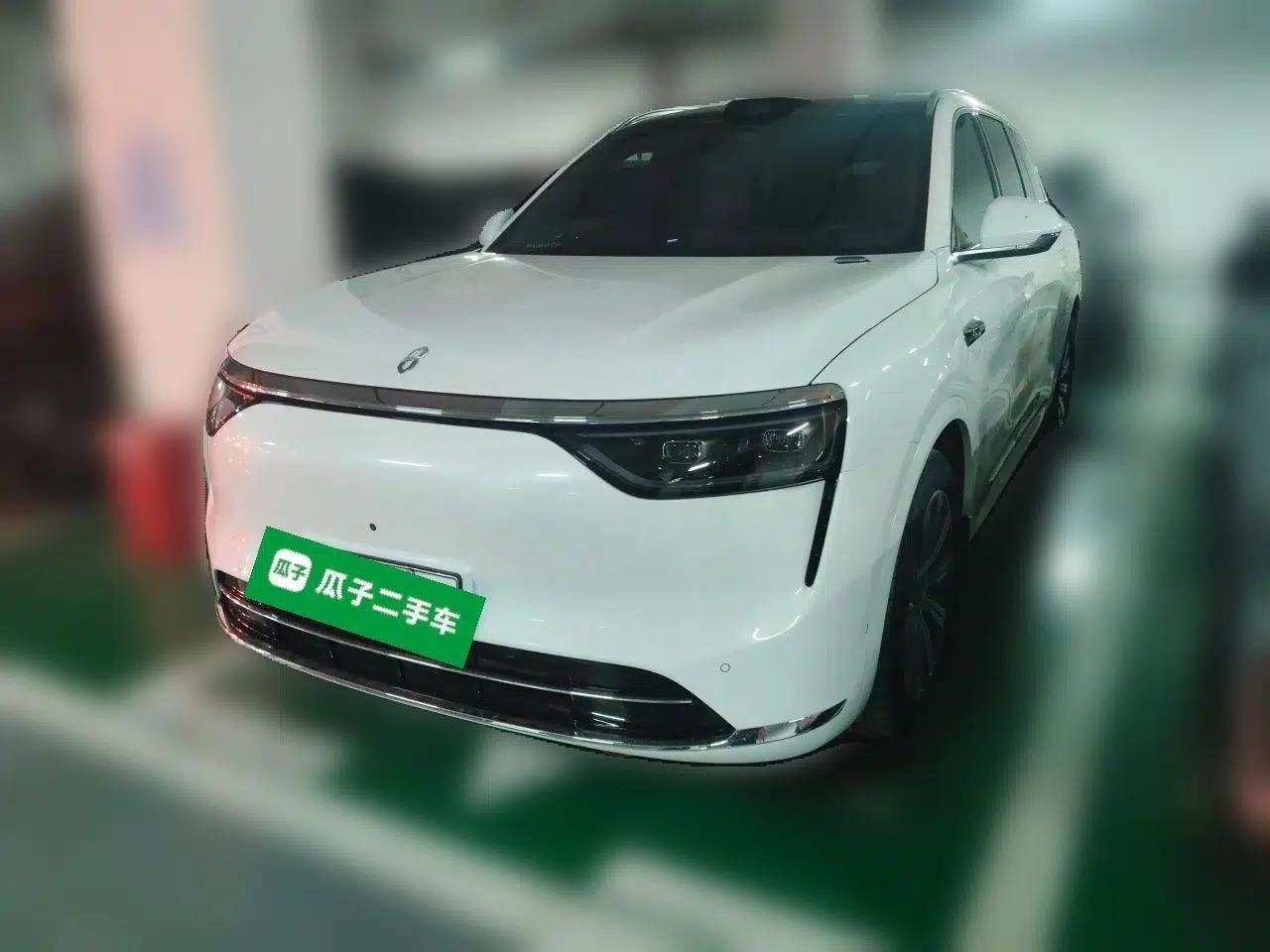 Hima AITO M8 2025 Extended-Range Max+ Version 53.4 kWh 6-Seater Edition — миниатюра 1