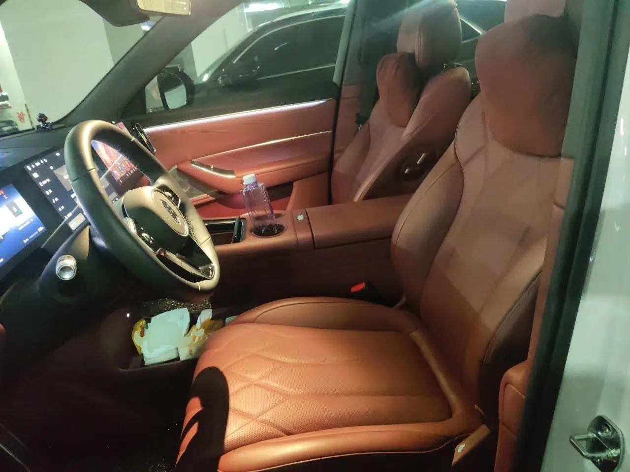 Hima AITO M8 2025 Extended-Range Max+ Version 53.4 kWh 6-Seater Edition — миниатюра 16