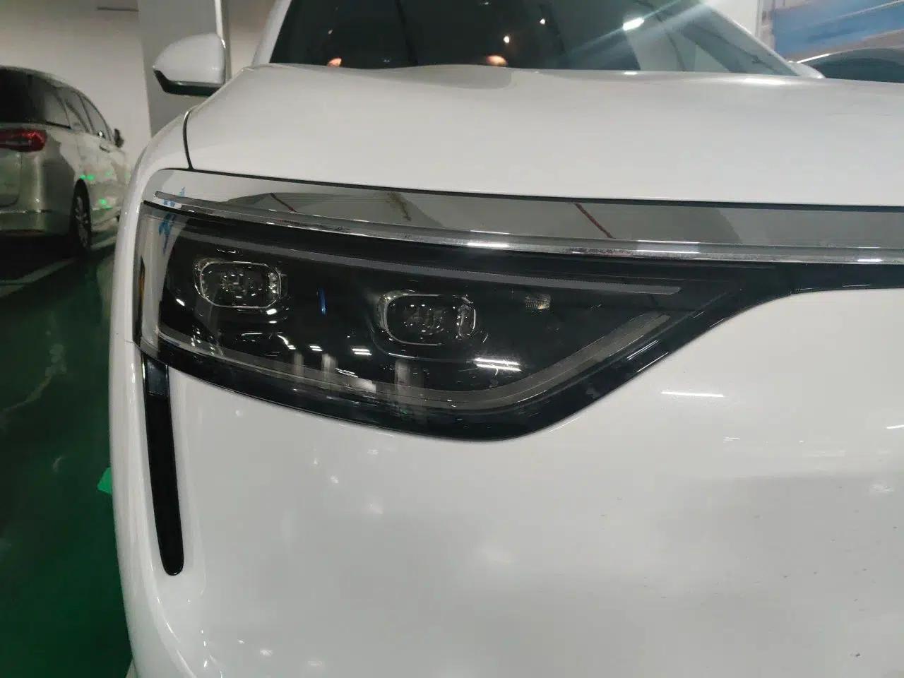 Hima AITO M8 2025 Extended-Range Max+ Version 53.4 kWh 6-Seater Edition — миниатюра 7